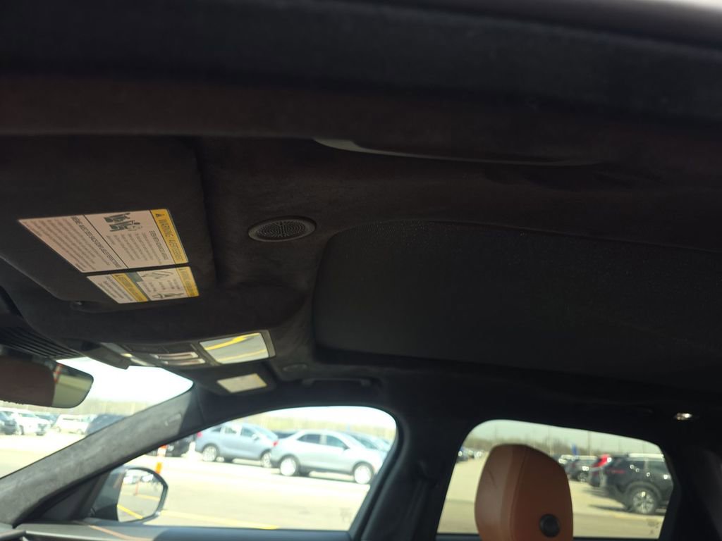 Used 2025 Jaguar F-PACE R-Dynamic S AWD/4WD image 8