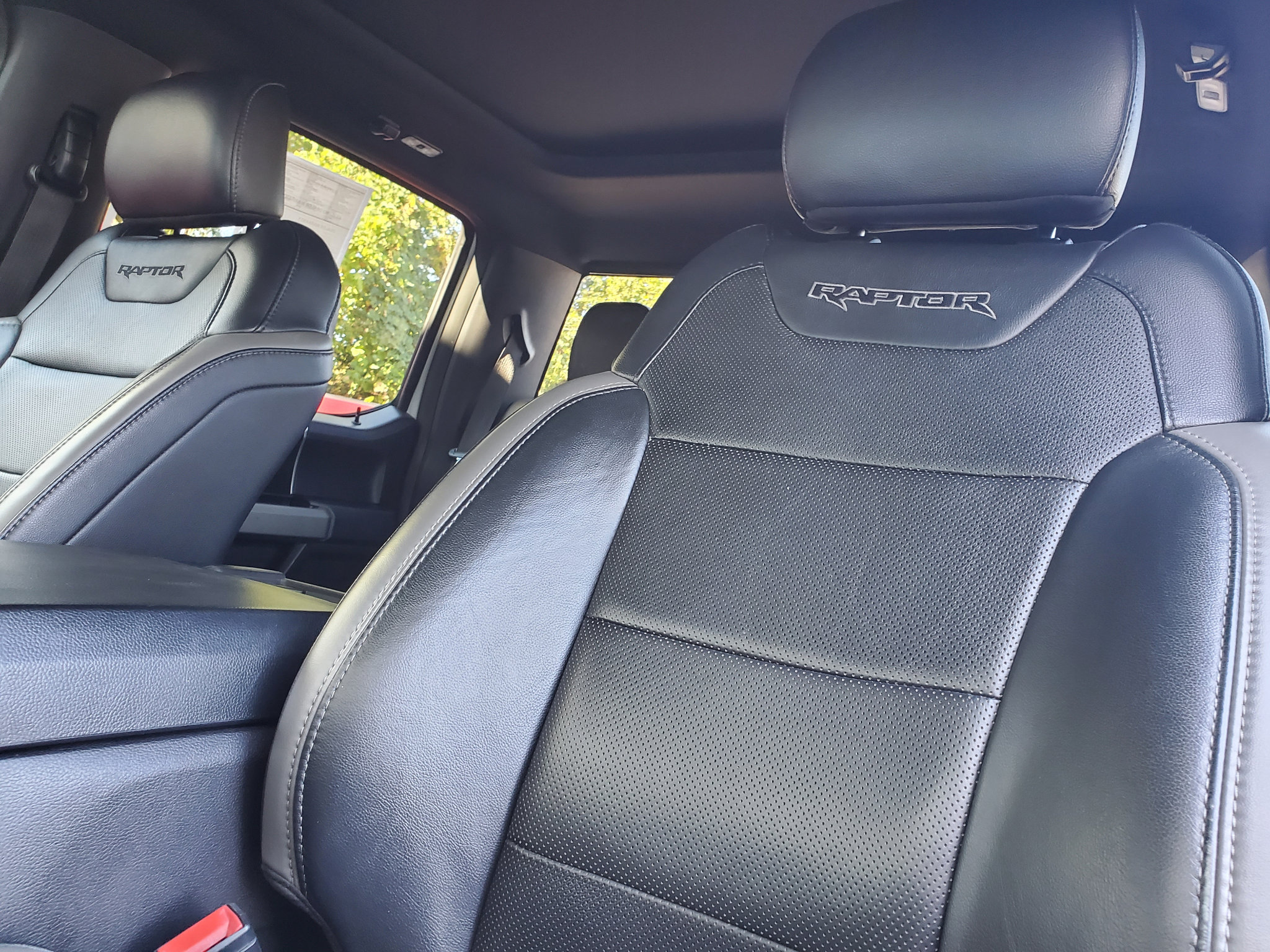 Used 2018 Ford F150 Raptor w/ Equipment Group 801A Mid image 31