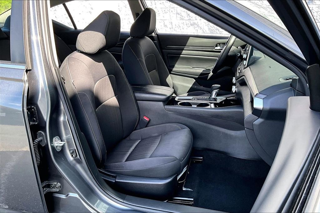 Certified 2024 Nissan Altima 2.5 SV FWD image 6