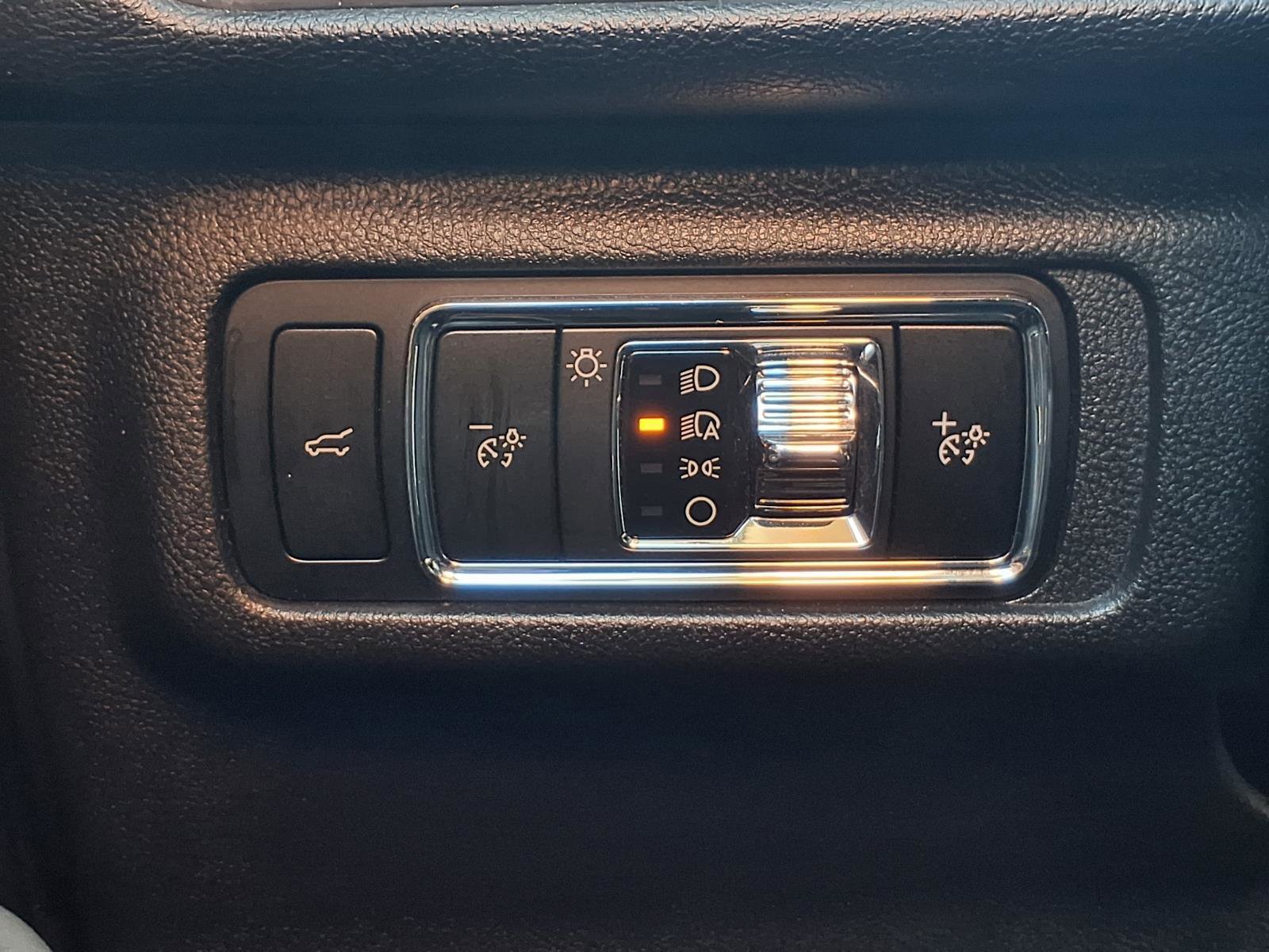 Used 2024 Lincoln Corsair Reserve image 16
