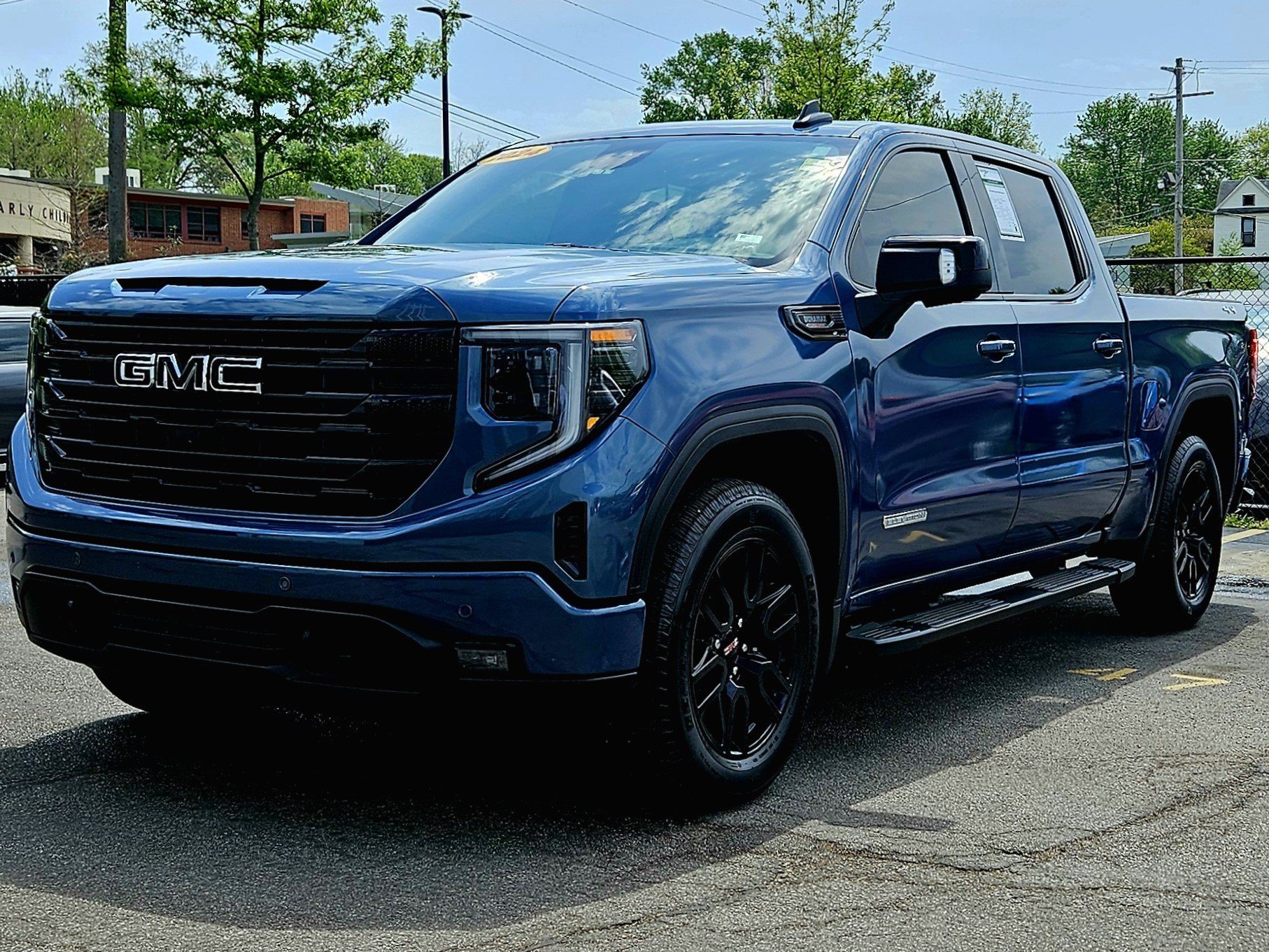 Used 2024 GMC Sierra 1500 Elevation w/ Elevation Premium Package AWD/4WD image 2