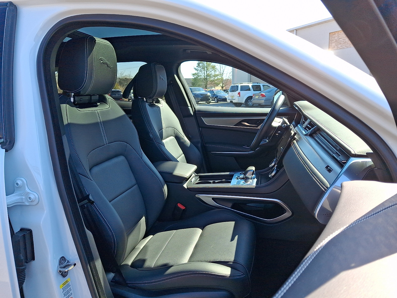 Used 2026 Jaguar F-PACE R-Dynamic S AWD/4WD image 3