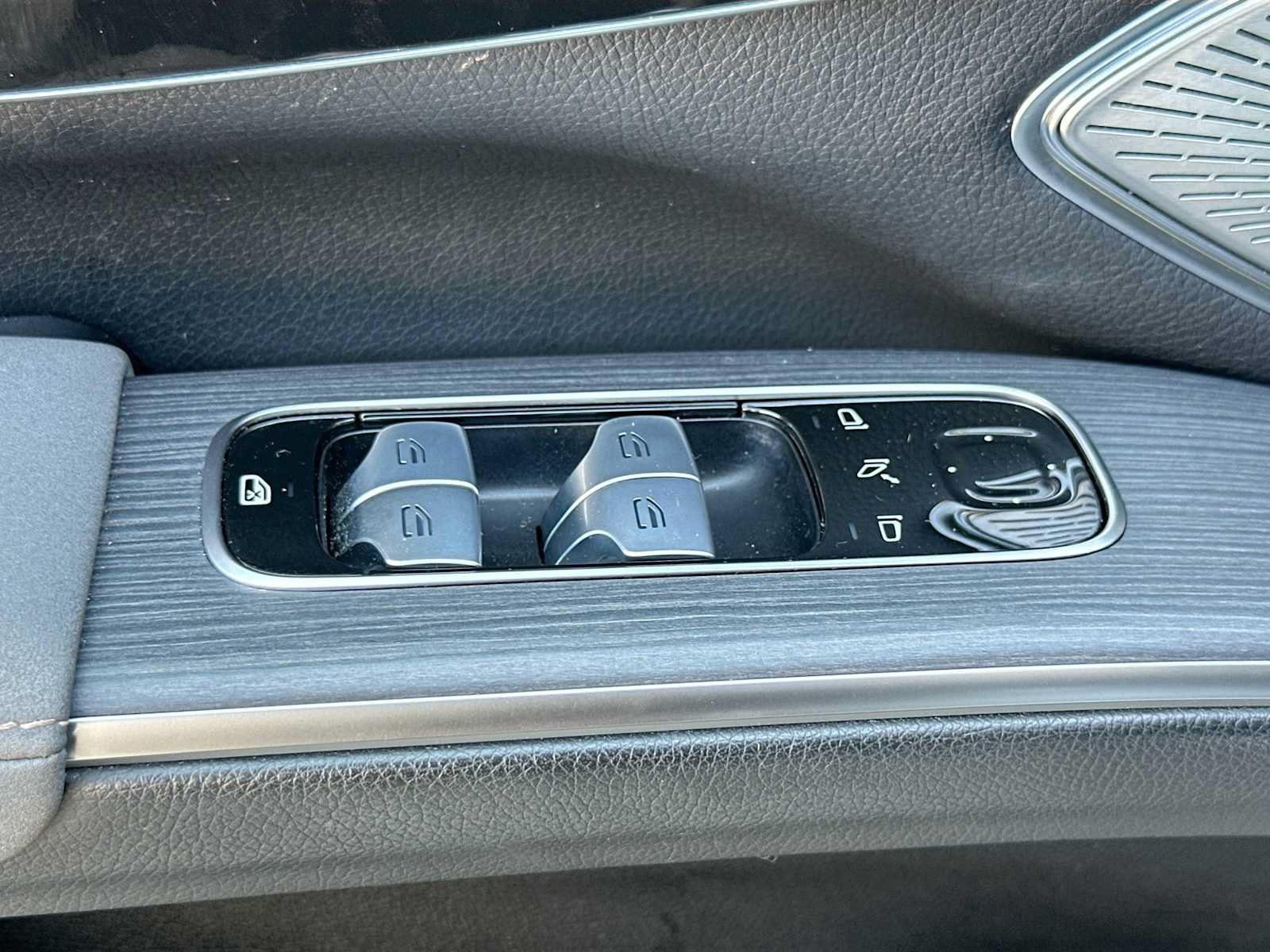 Used 2023 Mercedes-Benz EQS 580 4MATIC SUV image 18