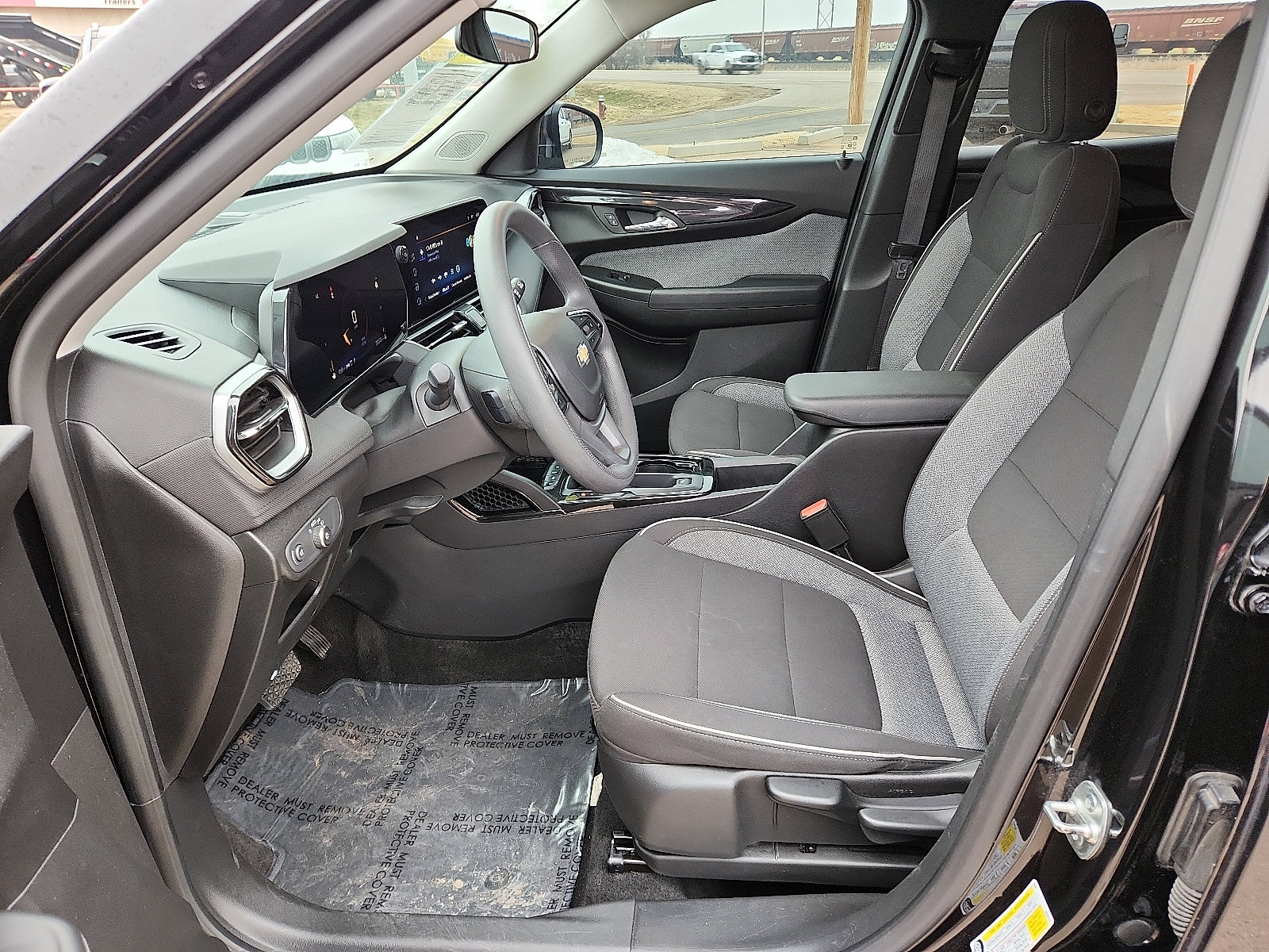 Used 2025 Chevrolet TrailBlazer LT image 11