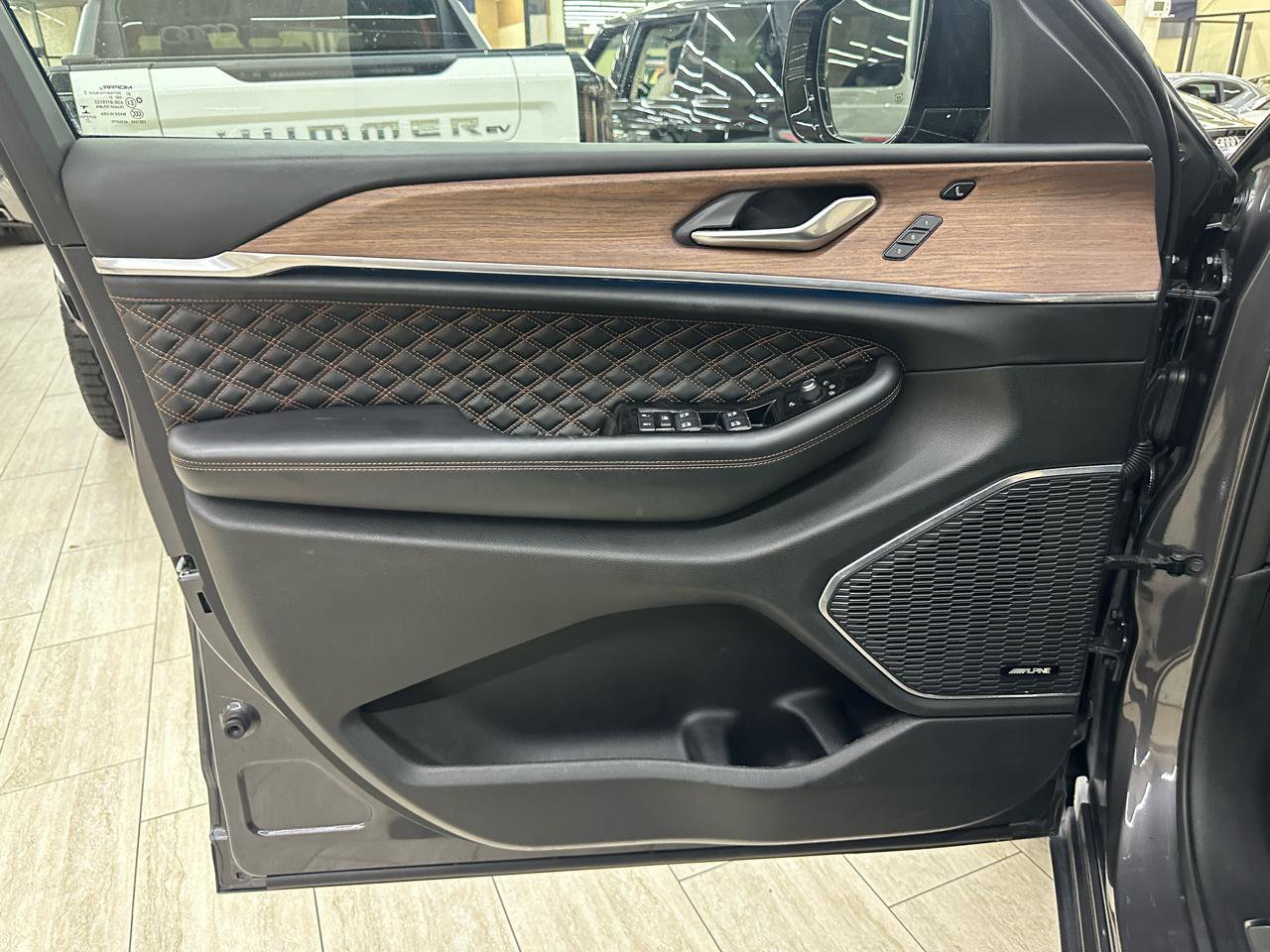 Used 2022 Jeep Grand Cherokee L Summit w/ Advanced Protech Group IV image 17