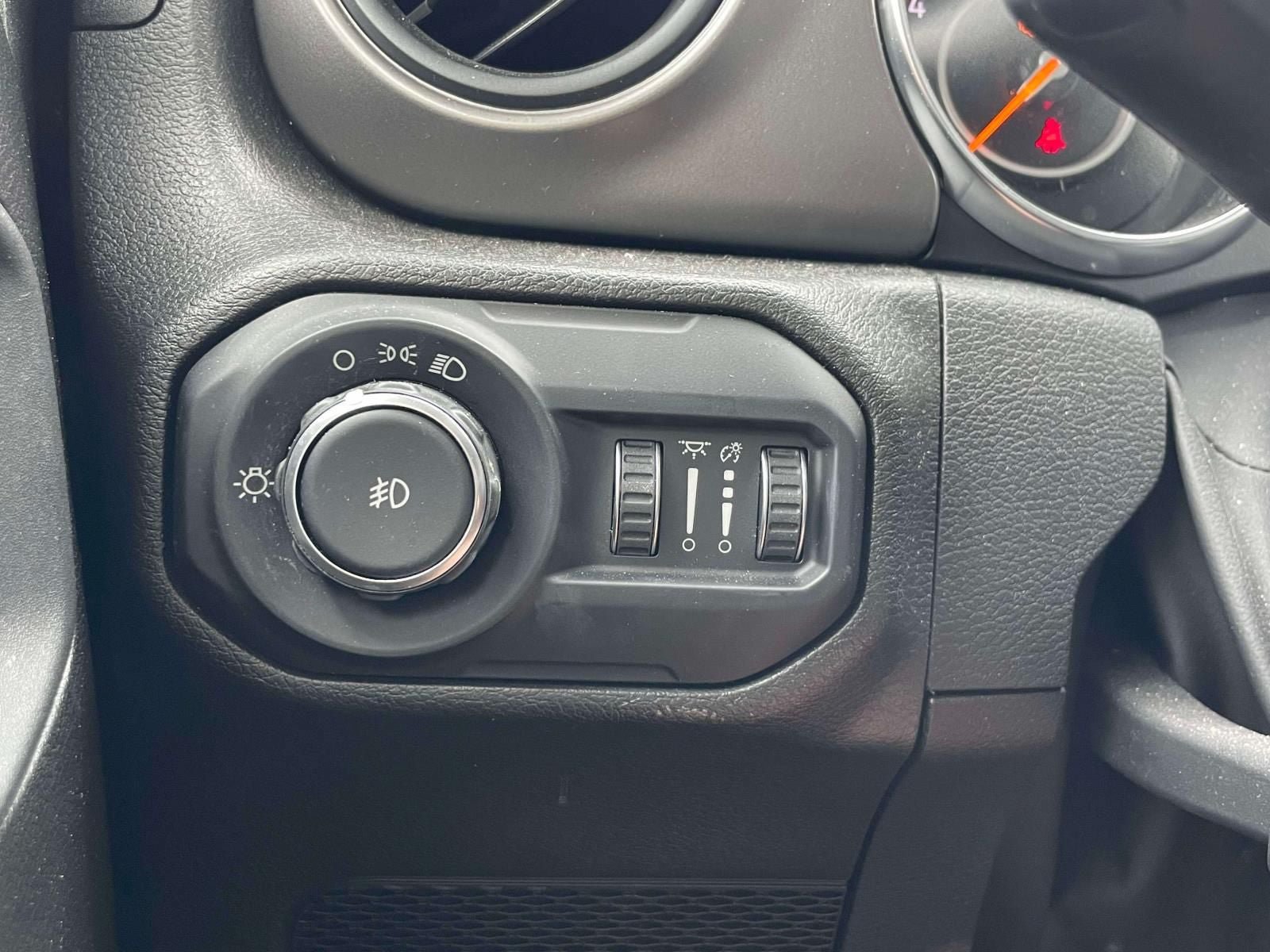 Used 2022 Jeep Wrangler Unlimited Sport AWD/4WD image 19
