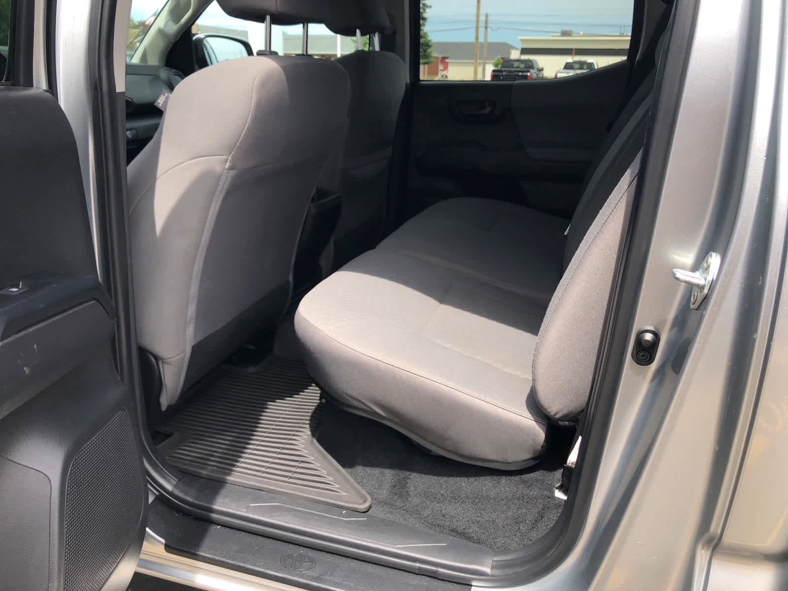 Used 2022 Toyota Tacoma SR AWD/4WD image 22