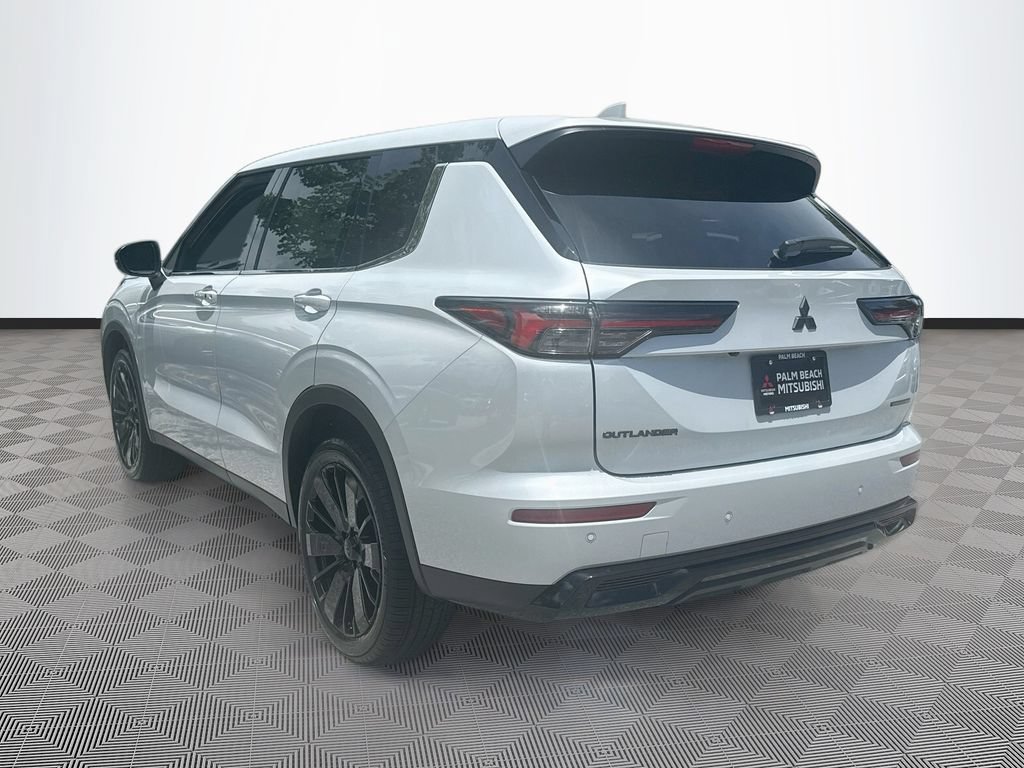 New 2026 Mitsubishi Outlander LE FWD image 7