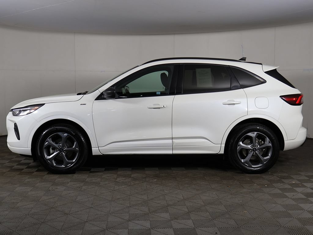 Used 2024 Ford Escape ST-Line w/ Tech Pack #1 AWD/4WD image 17