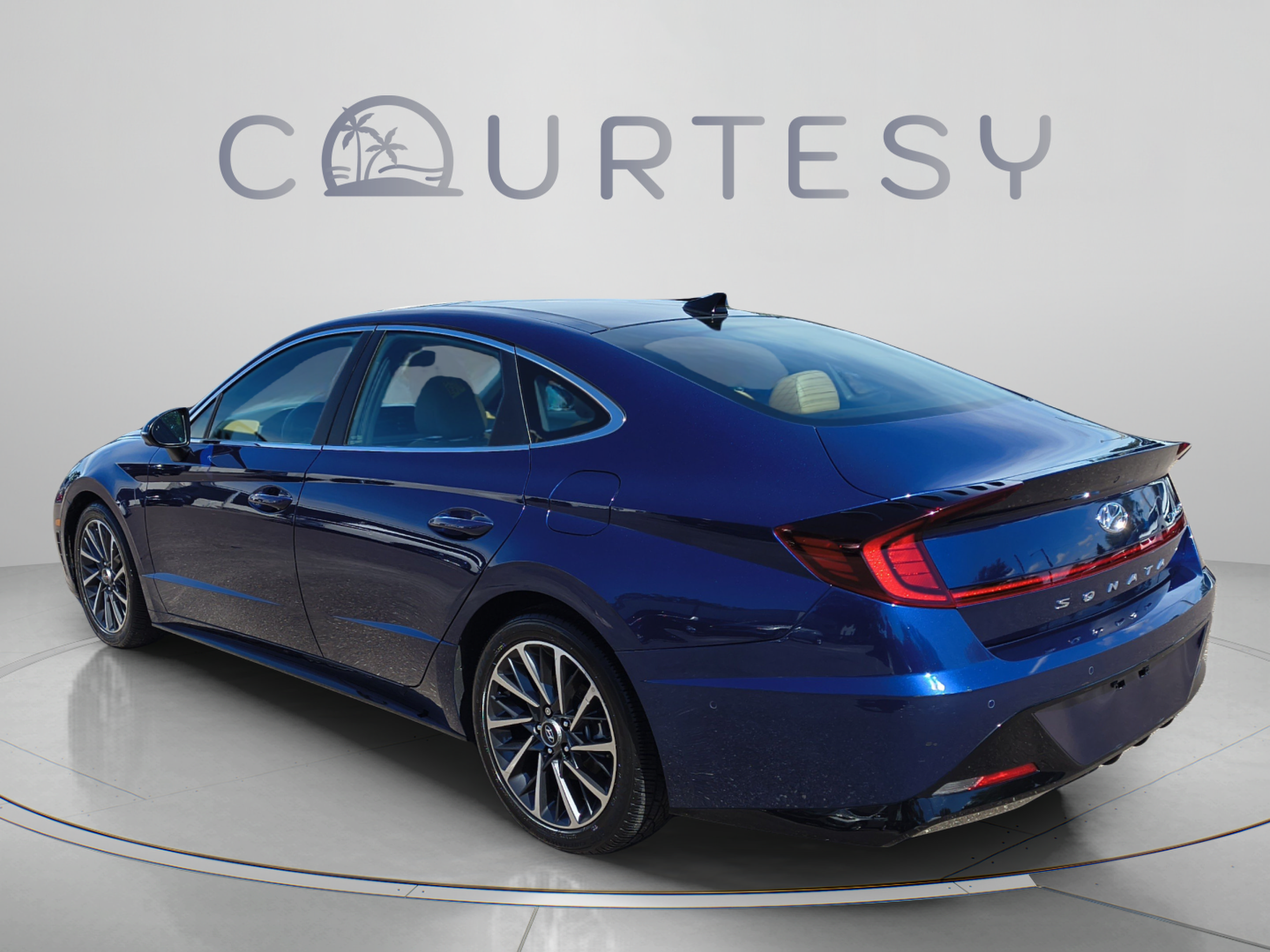 Used 2020 Hyundai Sonata Limited w/ Cargo Package FWD image 3