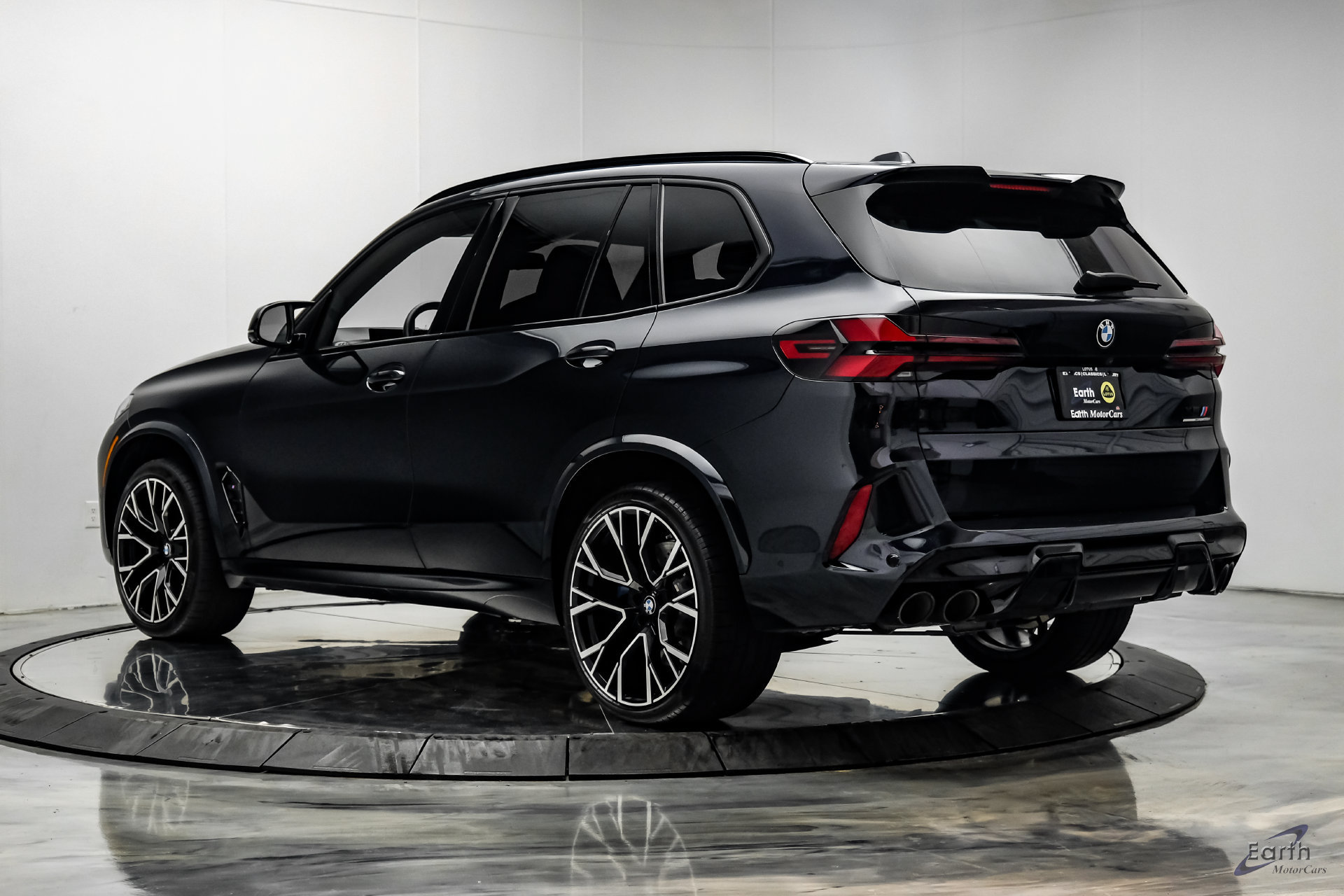 Used 2025 BMW X5 M Competition w/ Executive Package AWD/4WD image 10