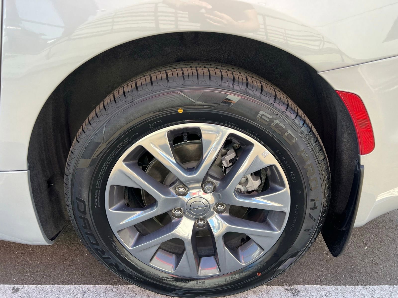 Used 2023 Chrysler Pacifica Pinnacle FWD image 15