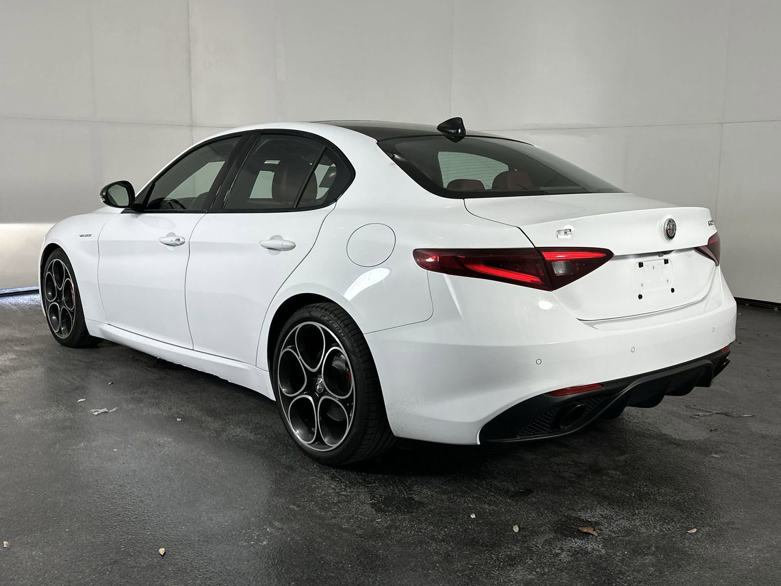 Used 2023 Alfa Romeo Giulia Veloce image 9