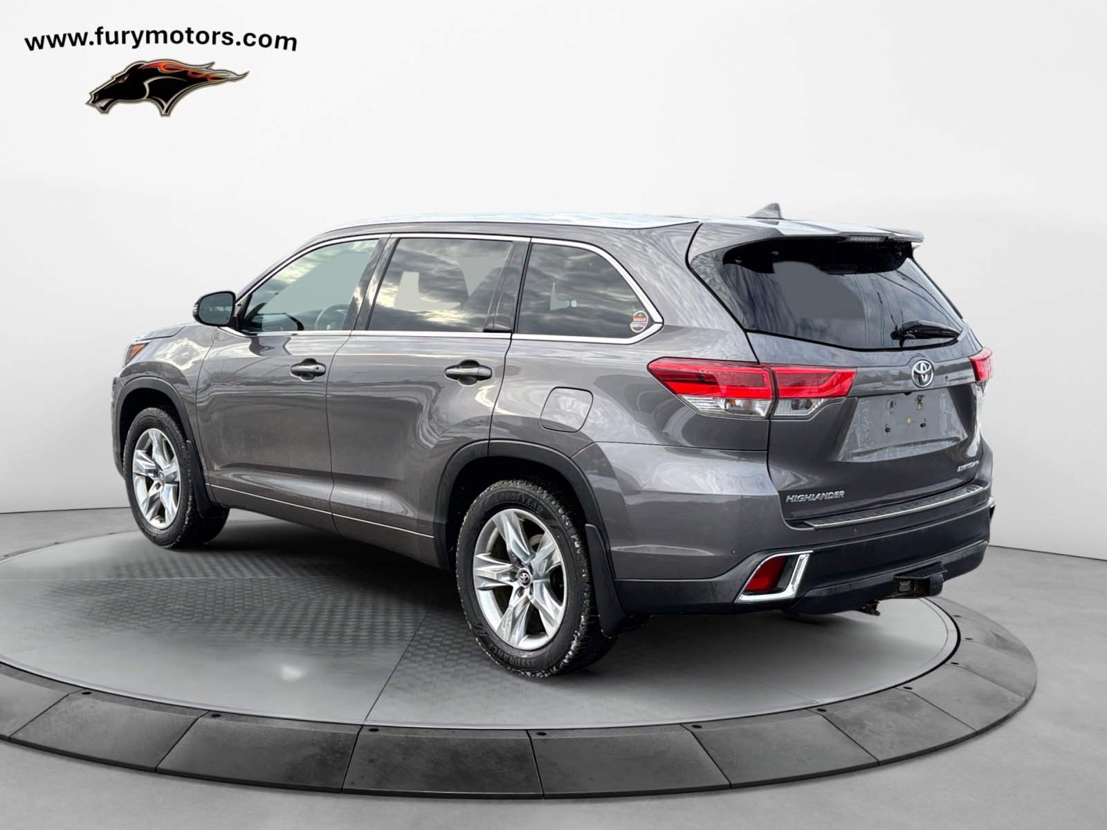Used 2018 Toyota Highlander Limited Platinum image 5