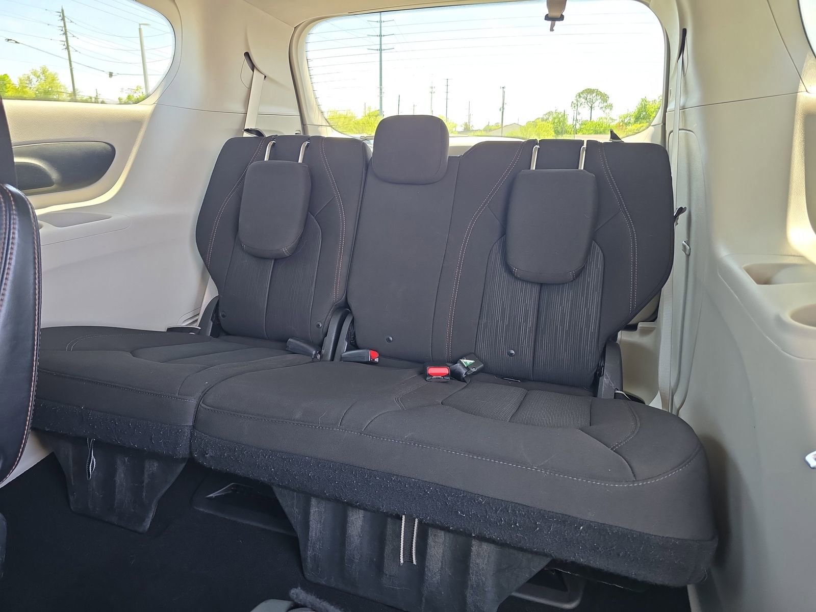 Used 2020 Chrysler Pacifica Touring image 13