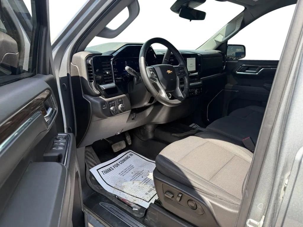 Used 2024 Chevrolet Silverado 1500 LT AWD/4WD image 11