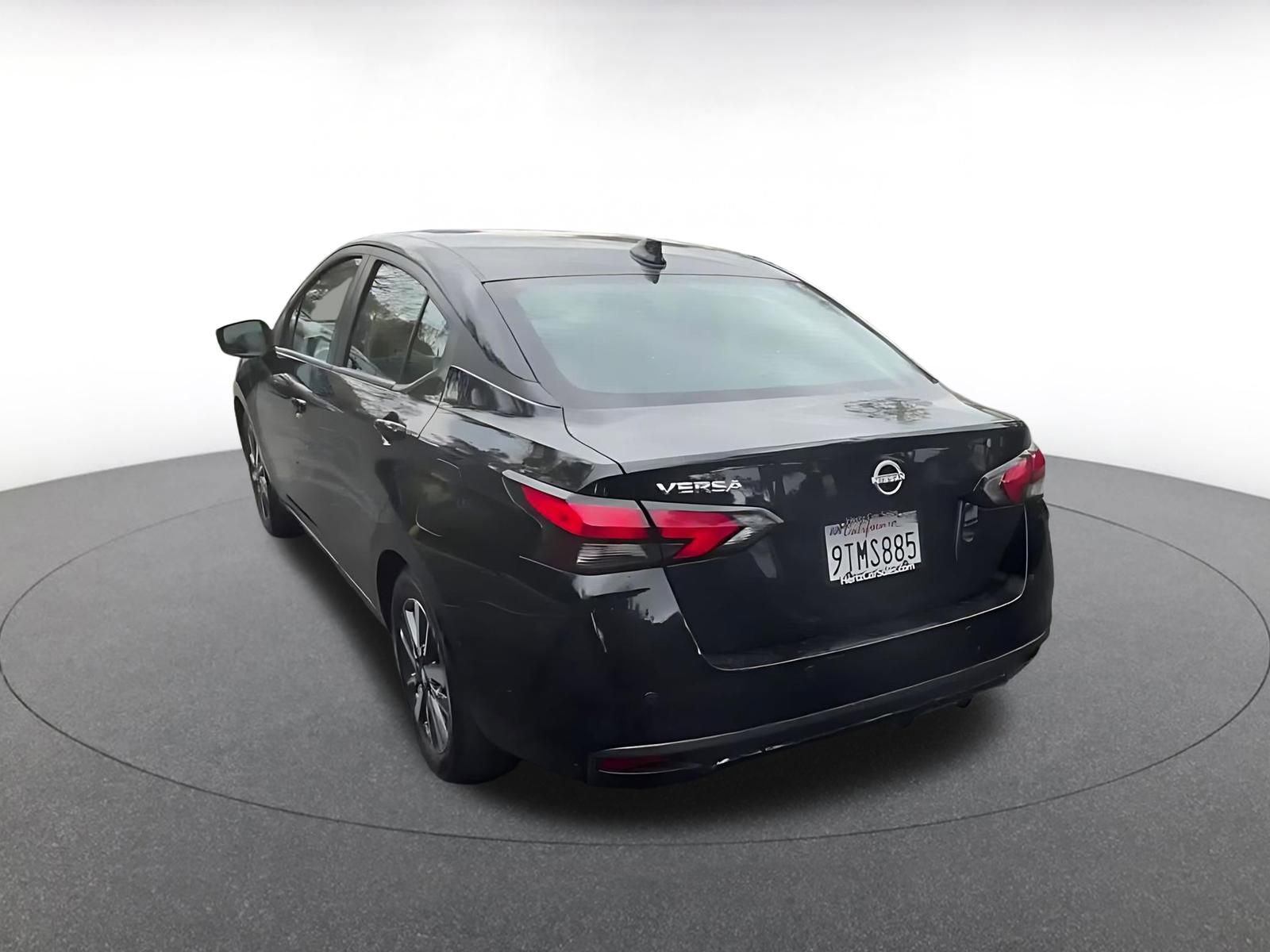 Used 2025 Nissan Versa SV image 11