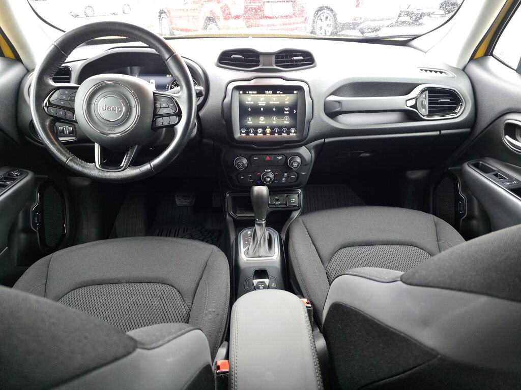 Used 2019 Jeep Renegade Altitude w/ UConnect 8.4 Nav Group image 2