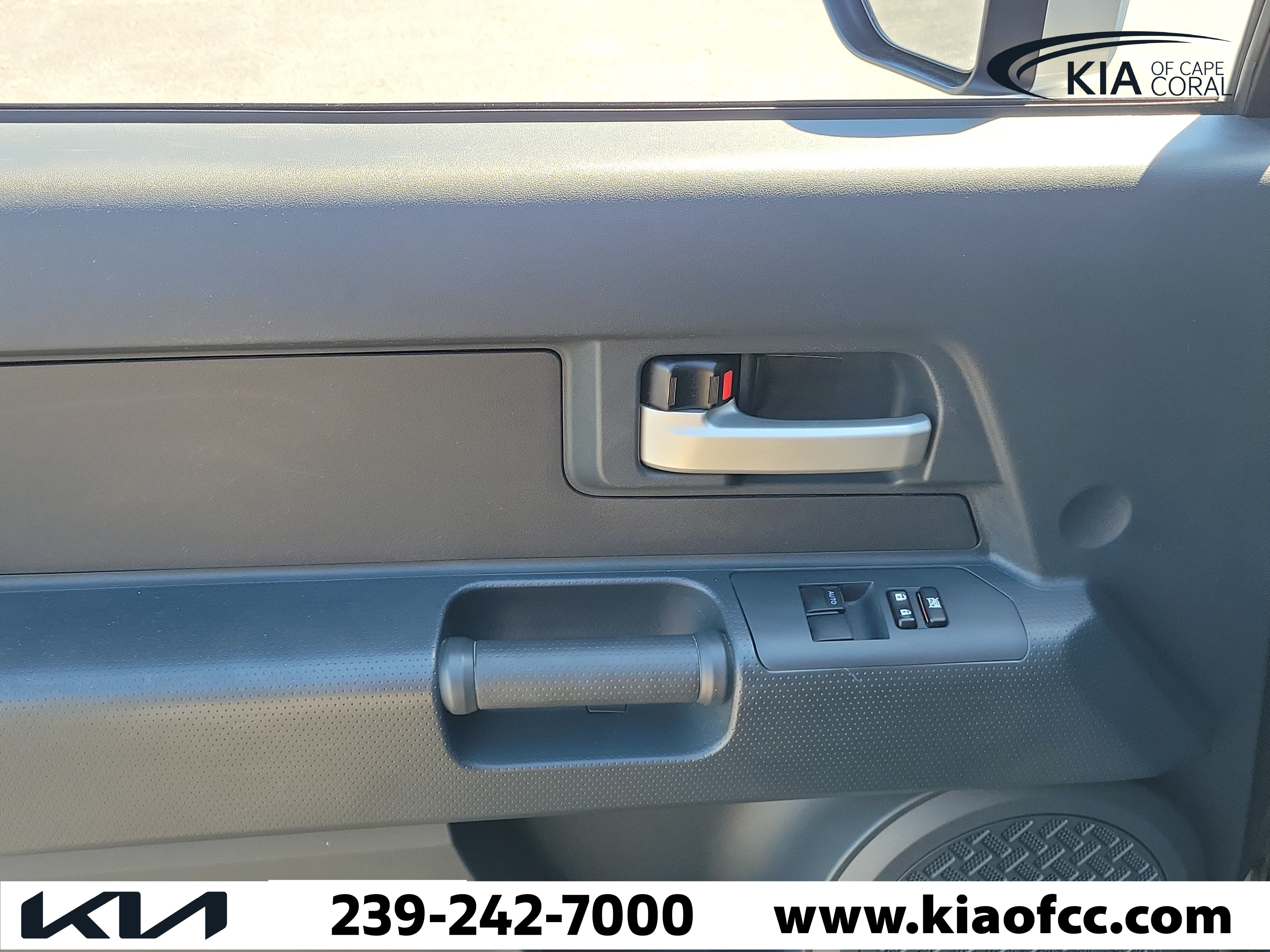 Used 2014 Toyota FJ Cruiser 4WD w/ Convenience Package image 23