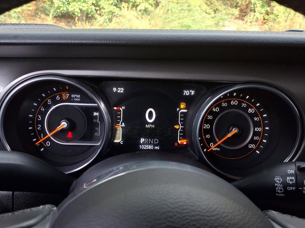 Used 2018 Jeep Wrangler Unlimited Sahara w/ Cold Weather Group image 18