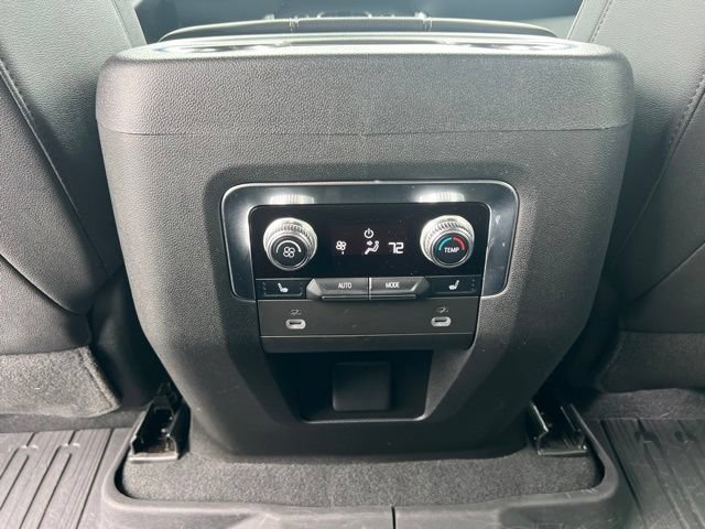 Used 2023 GMC Yukon SLT w/ SLT Luxury Package AWD/4WD image 23