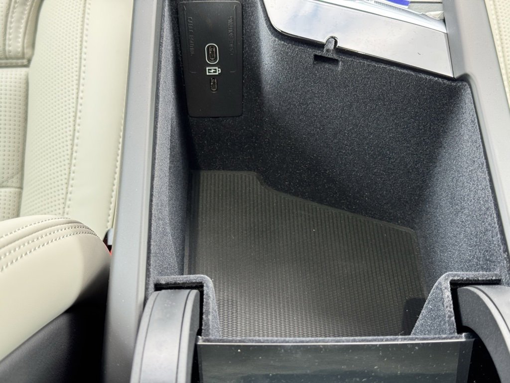 New 2026 Volvo V60 B5 Cross Country Ultra w/ Protection Package Premier image 18