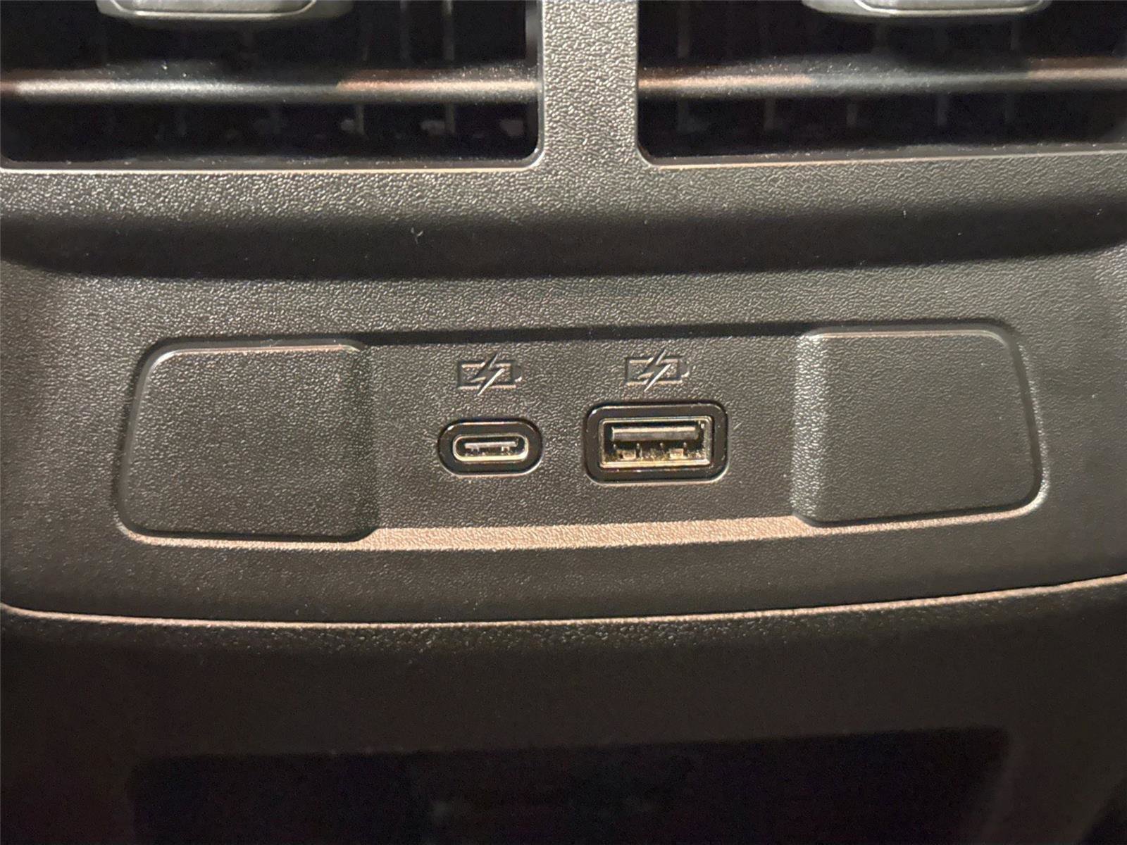 Used 2025 Chevrolet Colorado ZR2 w/ Technology Package image 37