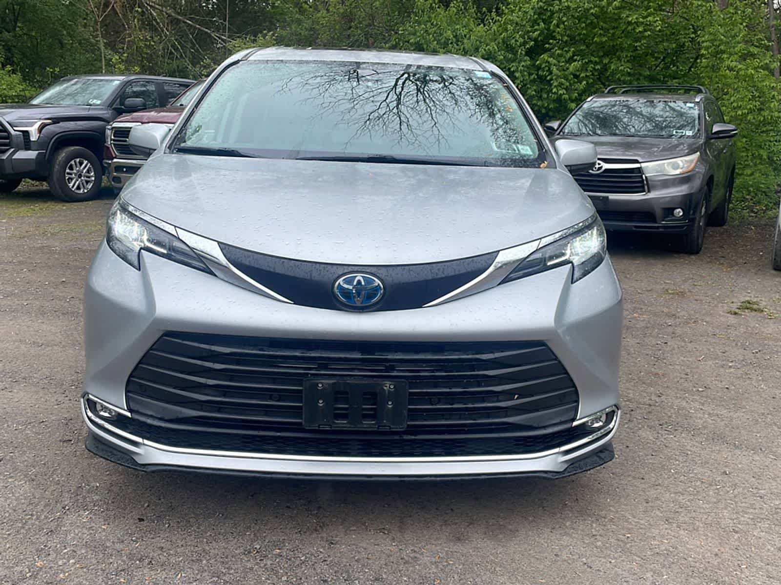 Used 2021 Toyota Sienna XLE w/ XLE Plus Package AWD/4WD image 14