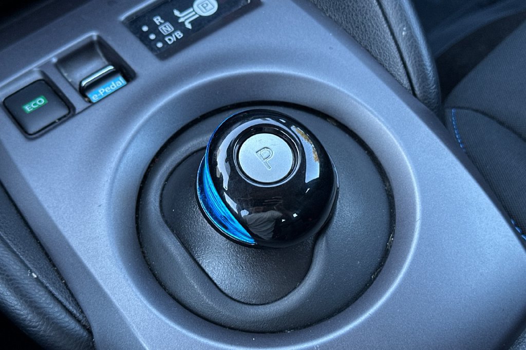 Used 2025 Nissan Leaf S FWD image 20