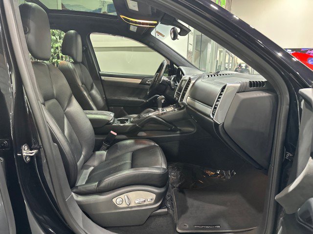 Used 2014 Porsche Cayenne GTS AWD/4WD image 48