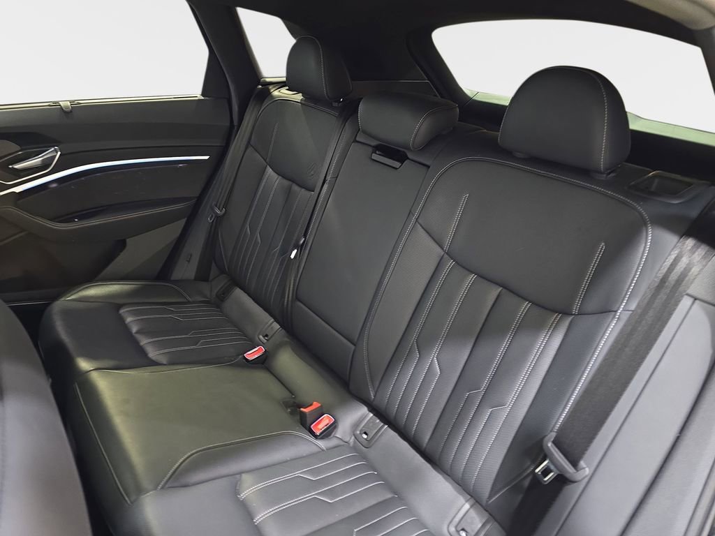 Used 2023 Audi e-tron Chronos w/ Chronos Package image 14