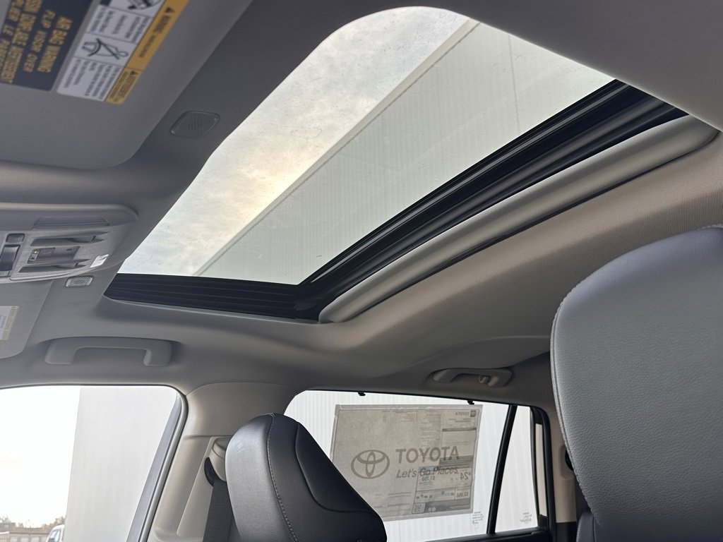 New 2026 Toyota Highlander Limited image 31