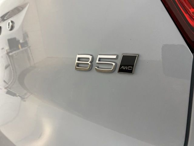 Used 2025 Volvo XC40 B5 Plus AWD/4WD image 96