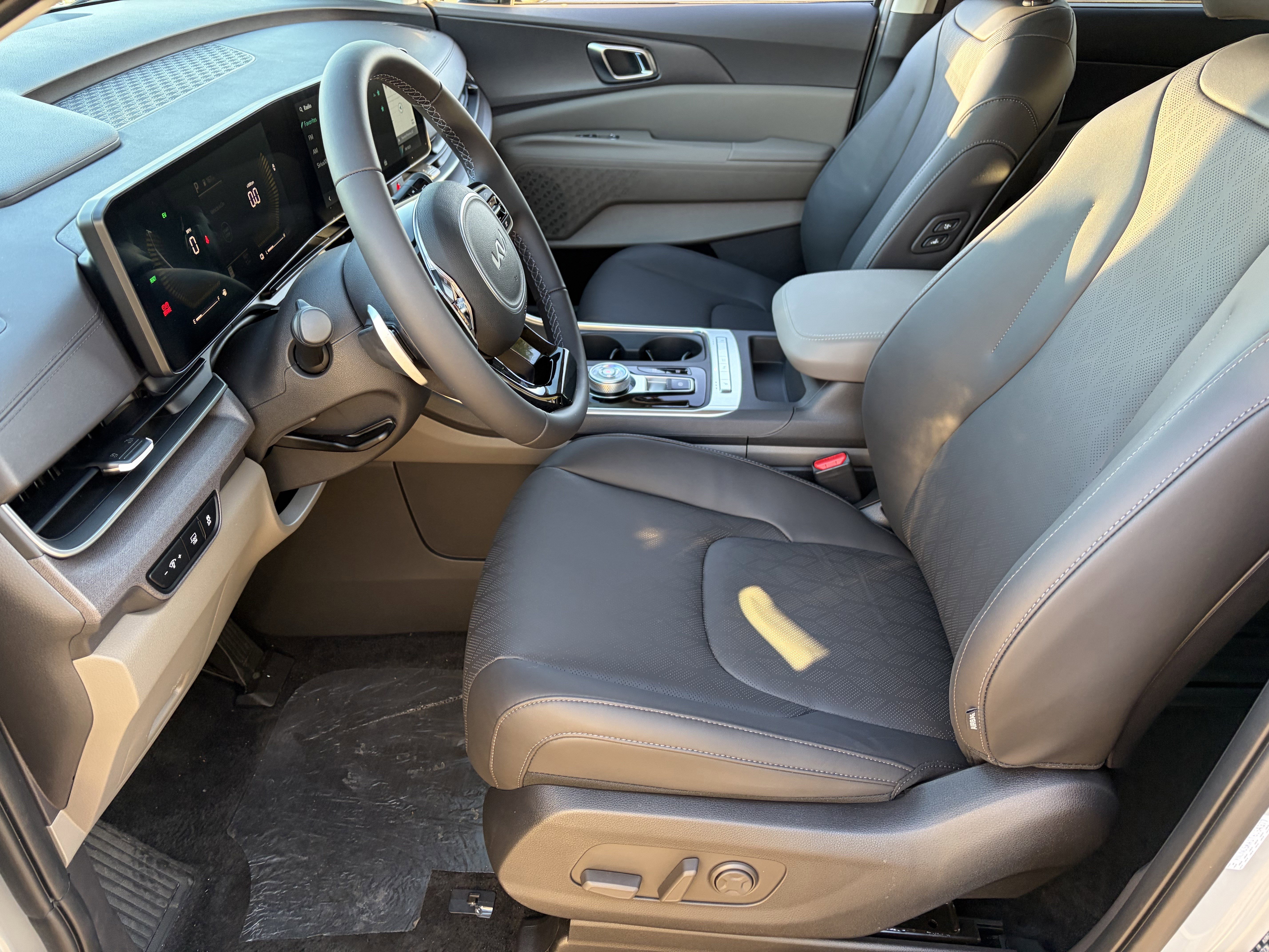 New 2026 Kia Carnival EX image 17