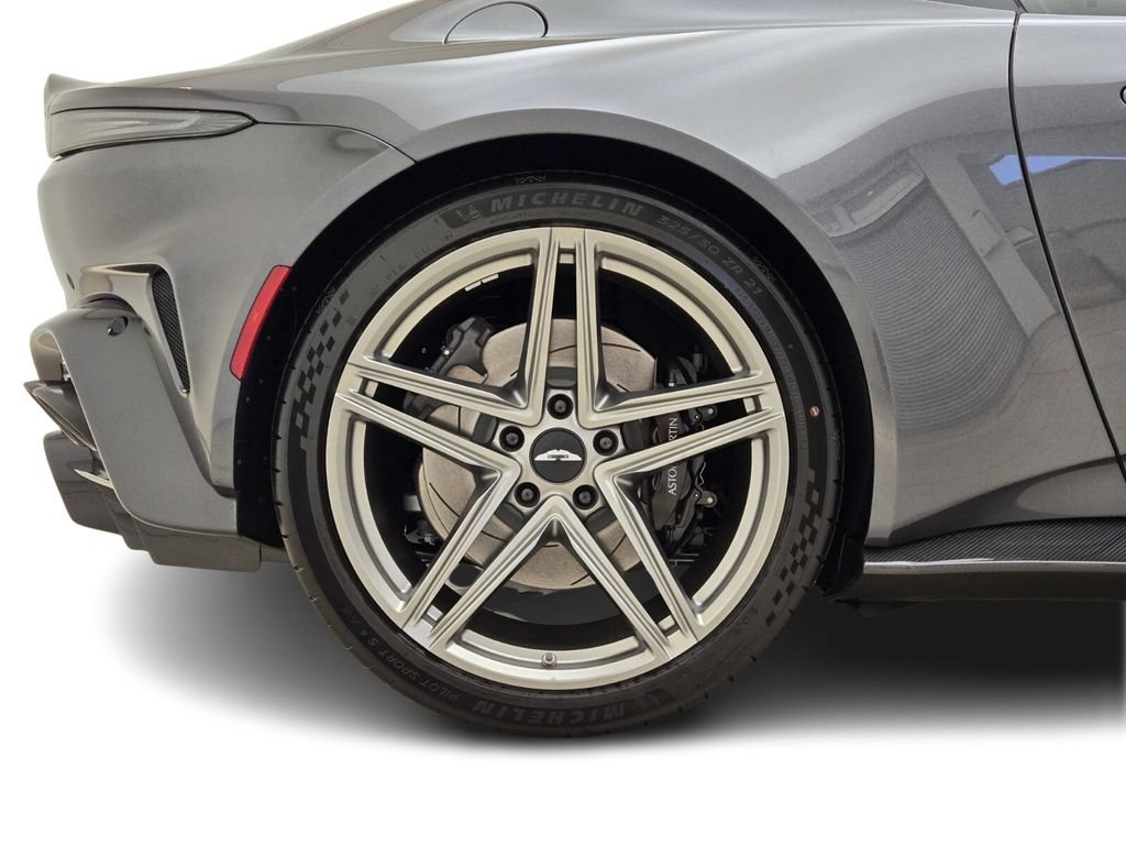 New 2025 Aston Martin V8 Vantage Coupe RWD image 7
