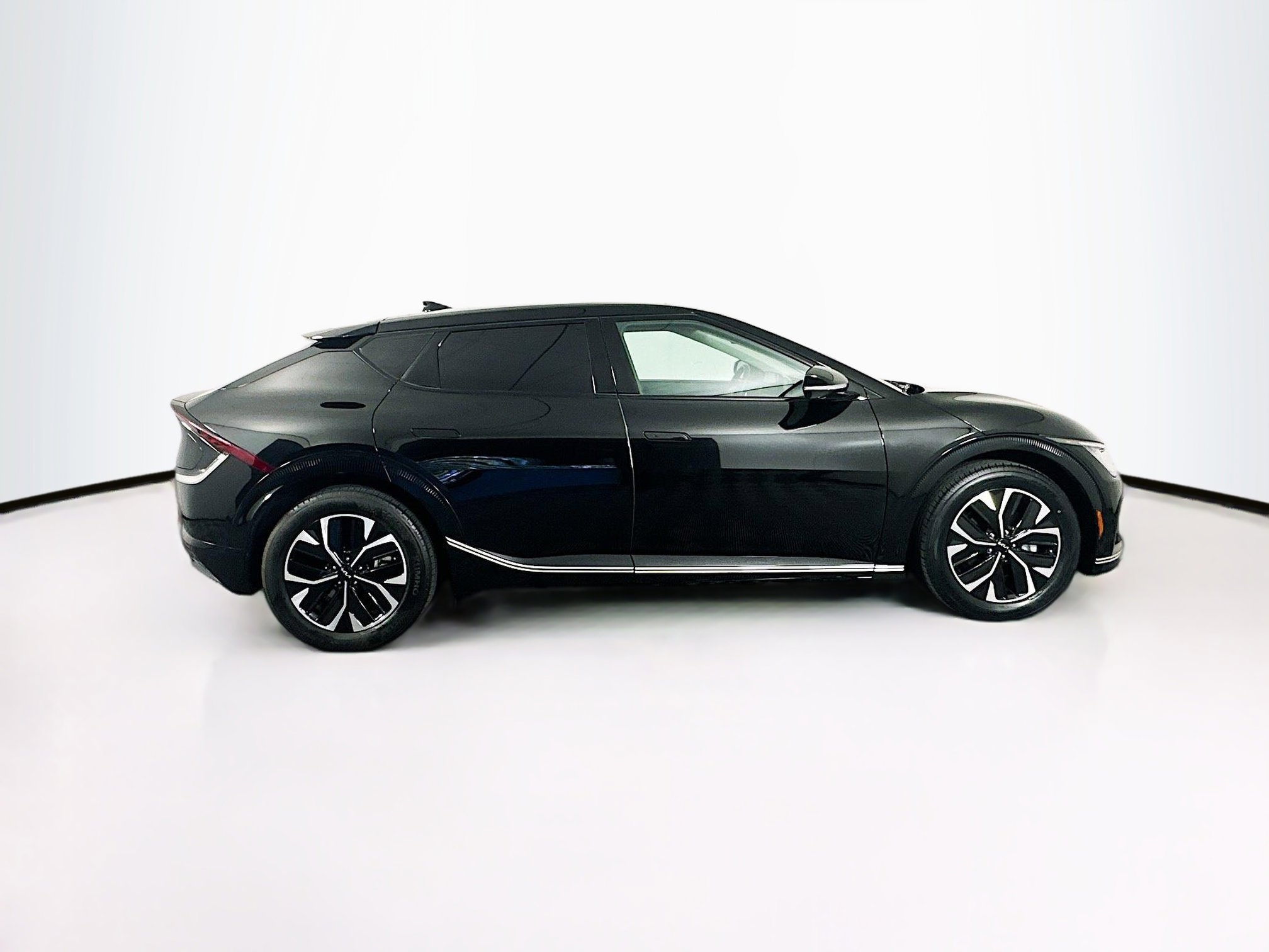 Used 2024 Kia EV6 Wind RWD image 10