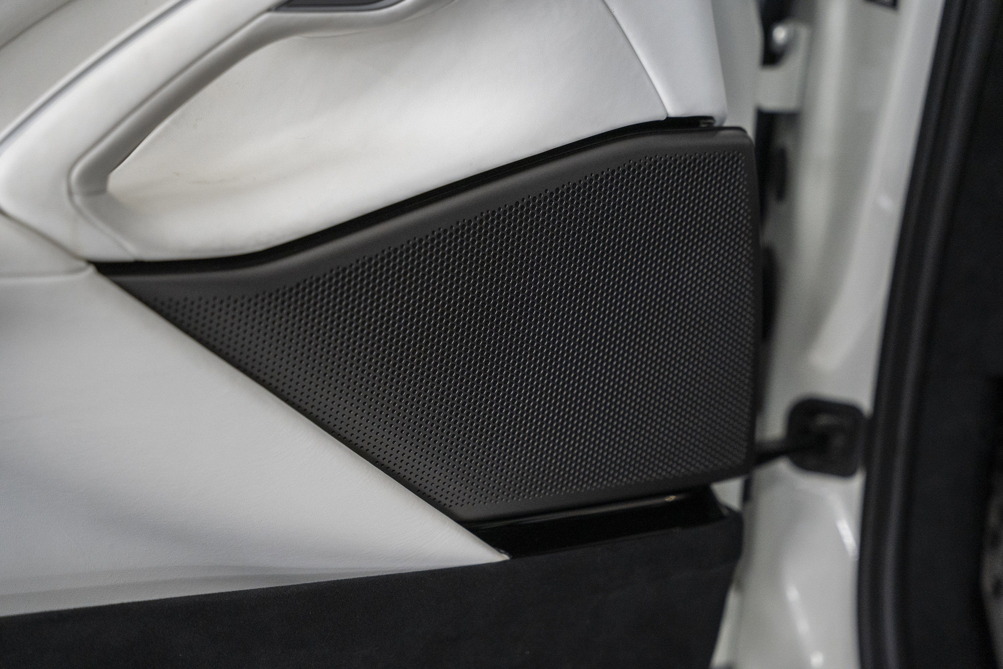 Certified 2024 Ferrari Purosangue AWD image 31