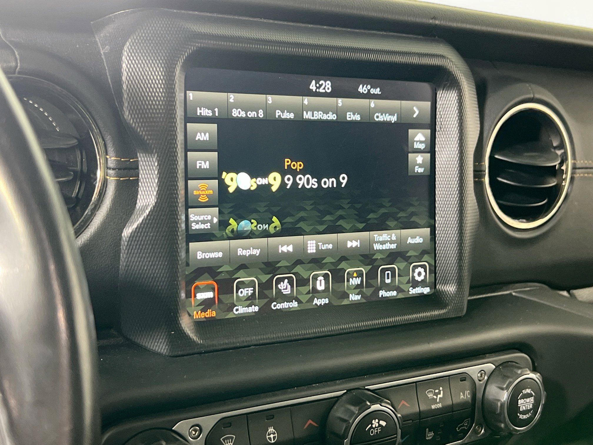 Used 2022 Jeep Wrangler Unlimited Sahara image 15