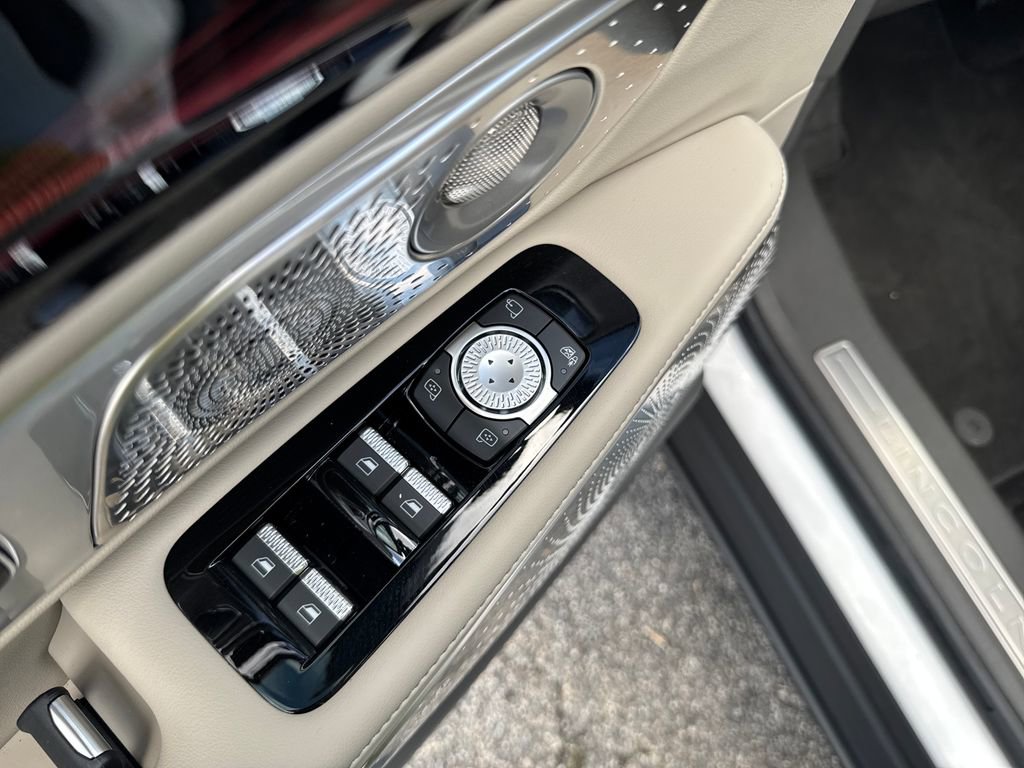 Used 2025 Lincoln Nautilus Reserve image 10