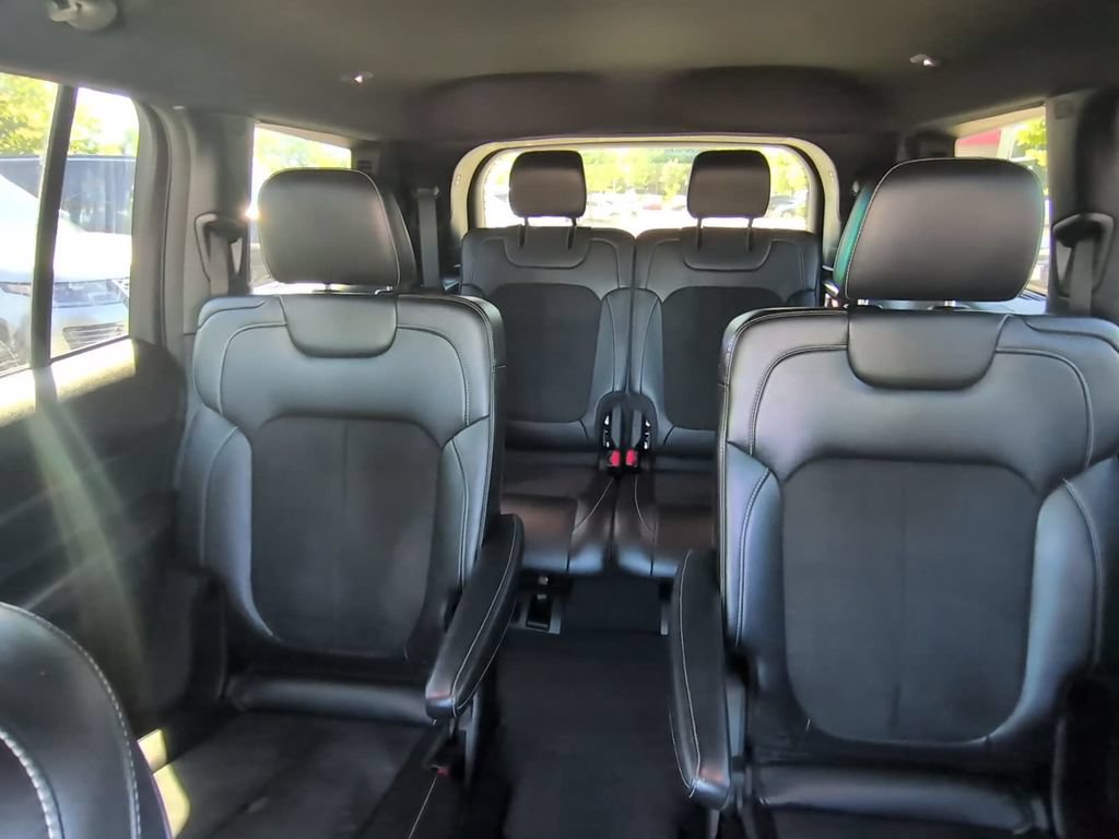 Used 2023 Jeep Grand Cherokee L Laredo AWD/4WD image 11