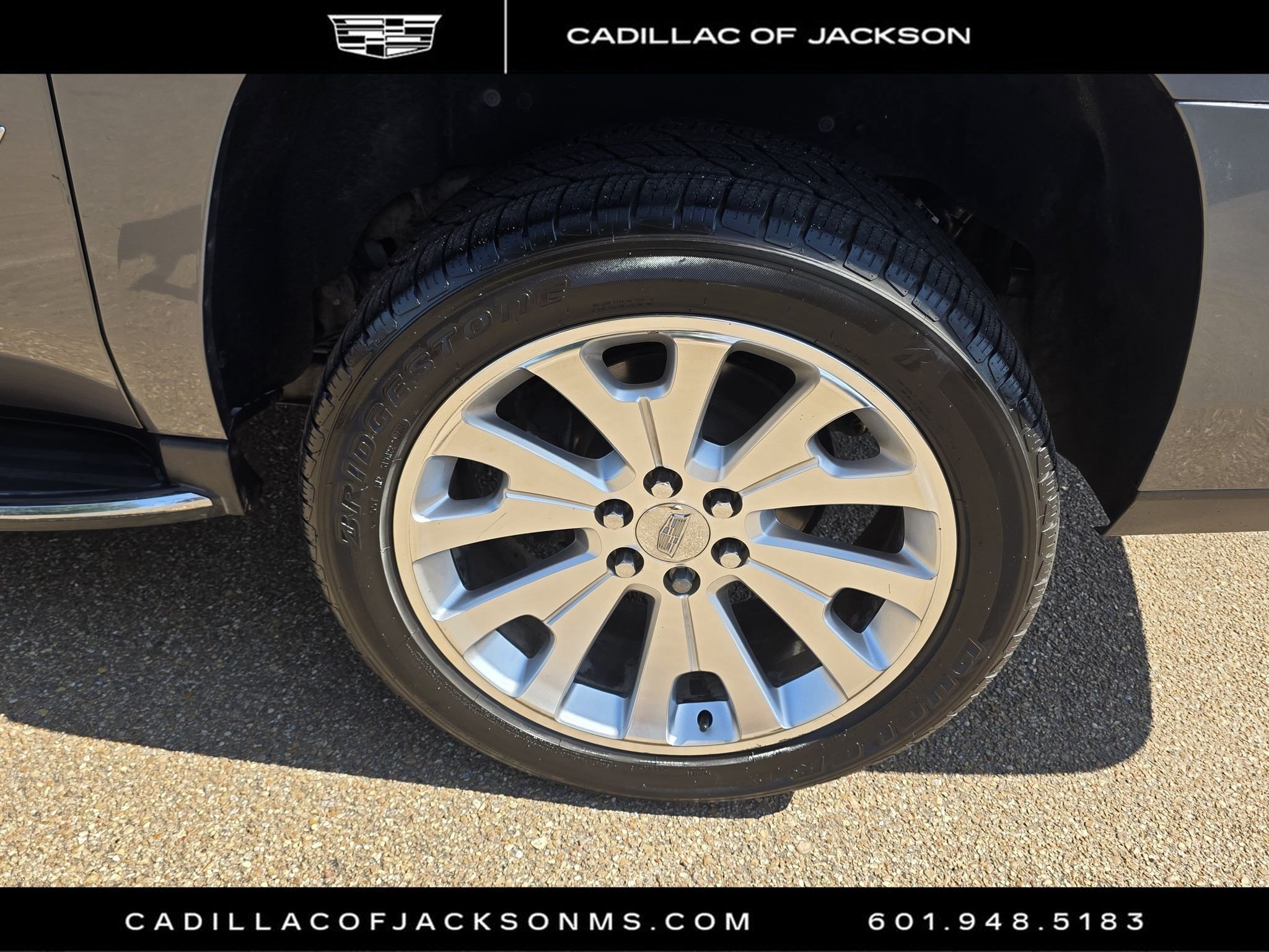 Used 2019 Cadillac Escalade ESV 4WD image 32