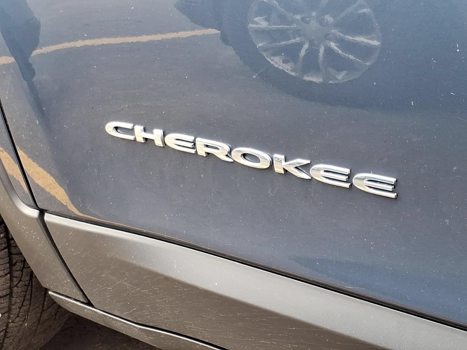Used 2020 Jeep Cherokee Latitude AWD/4WD image 29