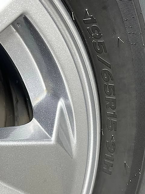 Used 2025 Hyundai Elantra SE FWD image 32