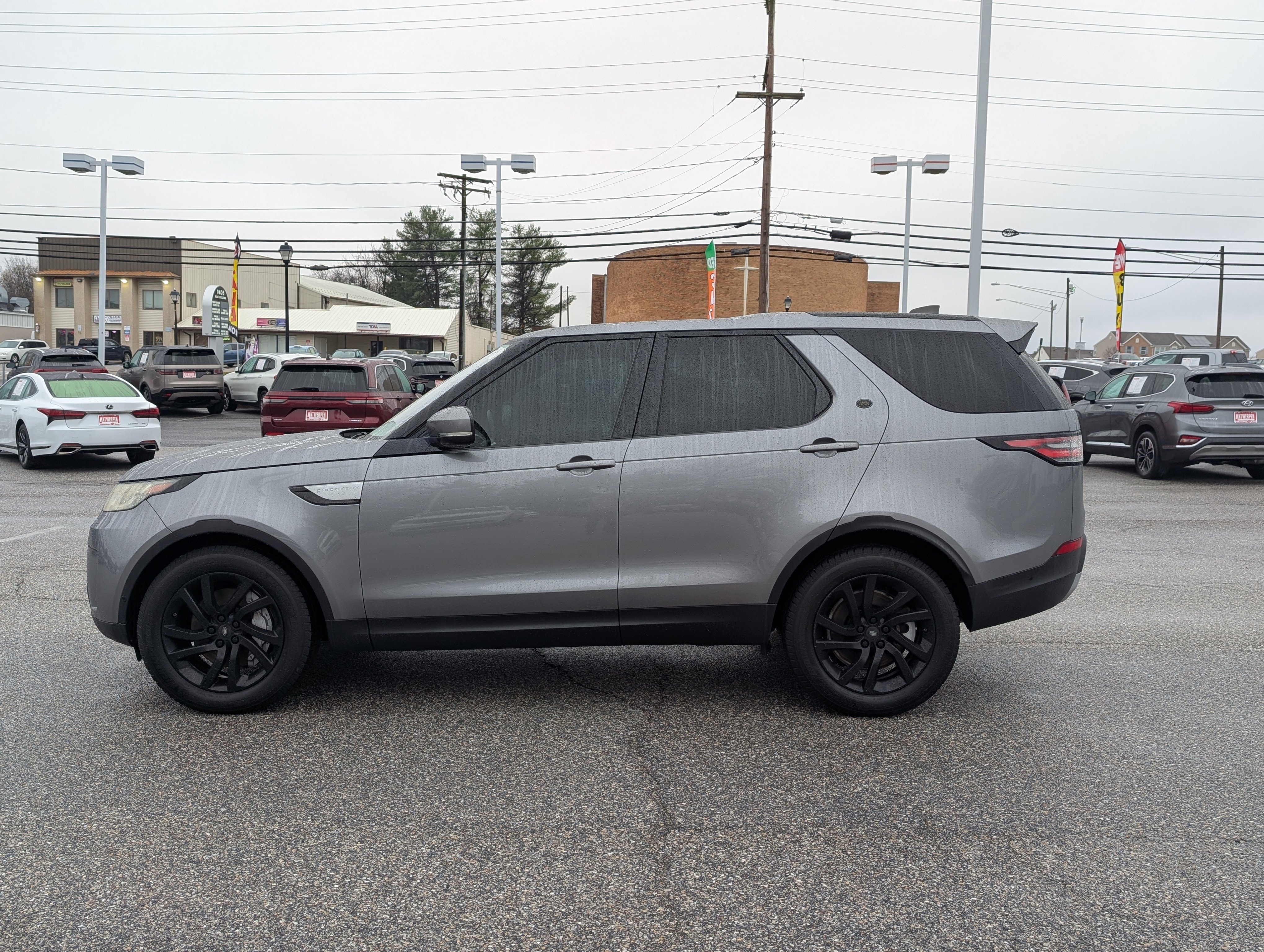 Used 2020 Land Rover Discovery HSE image 6