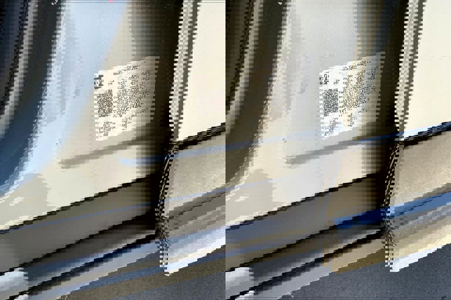 Used 2025 Cadillac XT4 Sport w/ Technology Package image 33