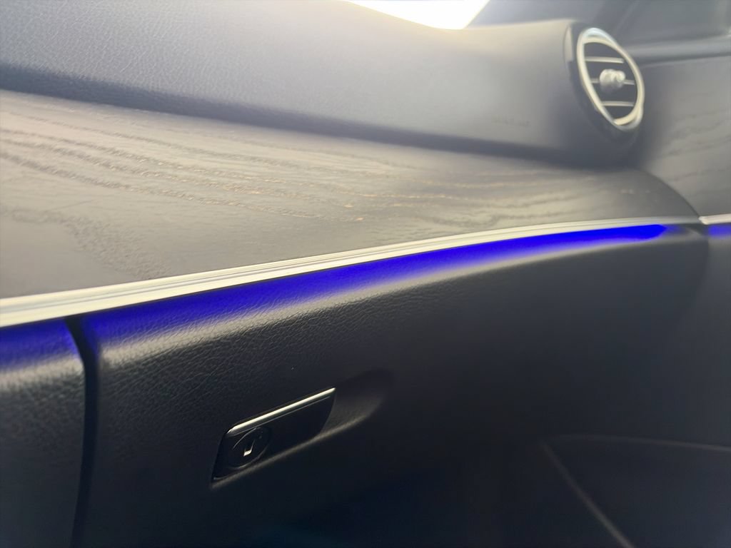 Used 2017 Mercedes-Benz E 300 4MATIC image 27