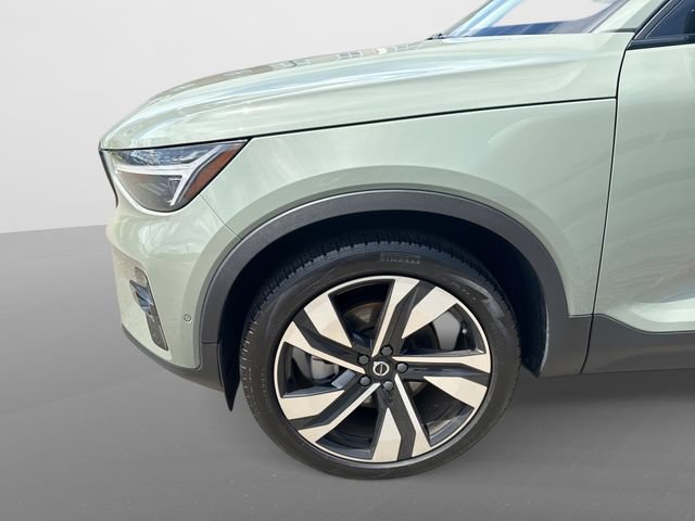 Certified 2025 Volvo XC40 B5 Ultra AWD/4WD image 22
