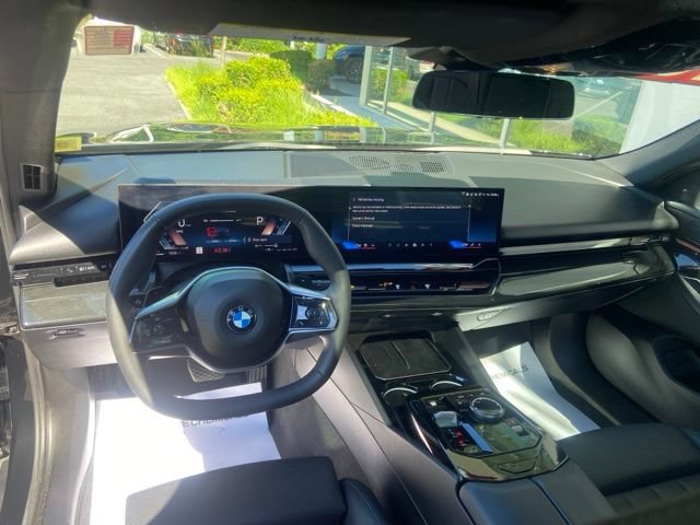 Used 2024 BMW 530i xDrive w/ Convenience Package AWD/4WD image 12