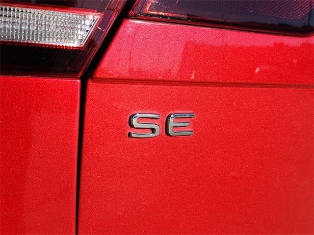 Certified 2024 Volkswagen Tiguan SE R-Line image 5