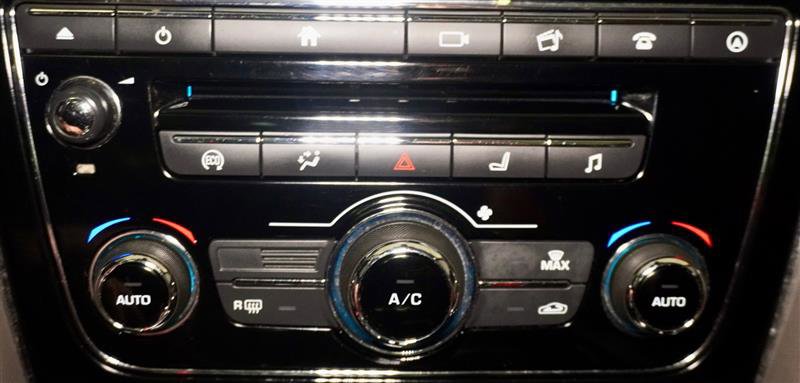 Used 2016 Jaguar XJ L Portfolio image 19